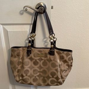 Authentic Coach zip Shoulder Bag